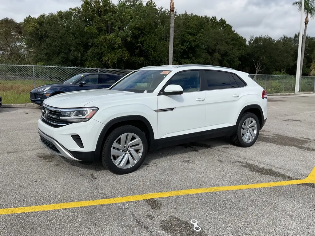 2021 Volkswagen Atlas Cross Sport SE Technology photo 3
