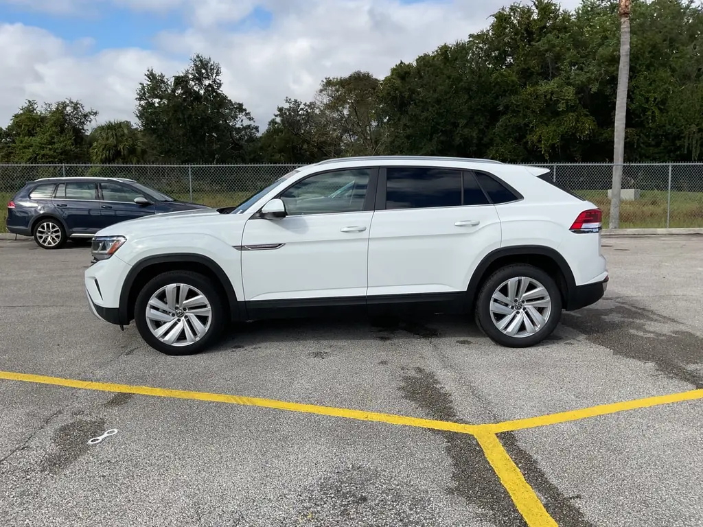 2021 Volkswagen Atlas Cross Sport SE Technology photo 4