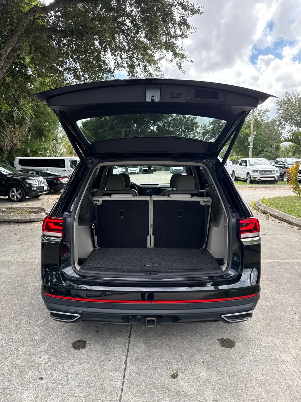 Florida Fine Cars - Used VOLKSWAGEN ATLAS 2021 WEST PALM 3.6L V6 SE W/TECHNOLOGY