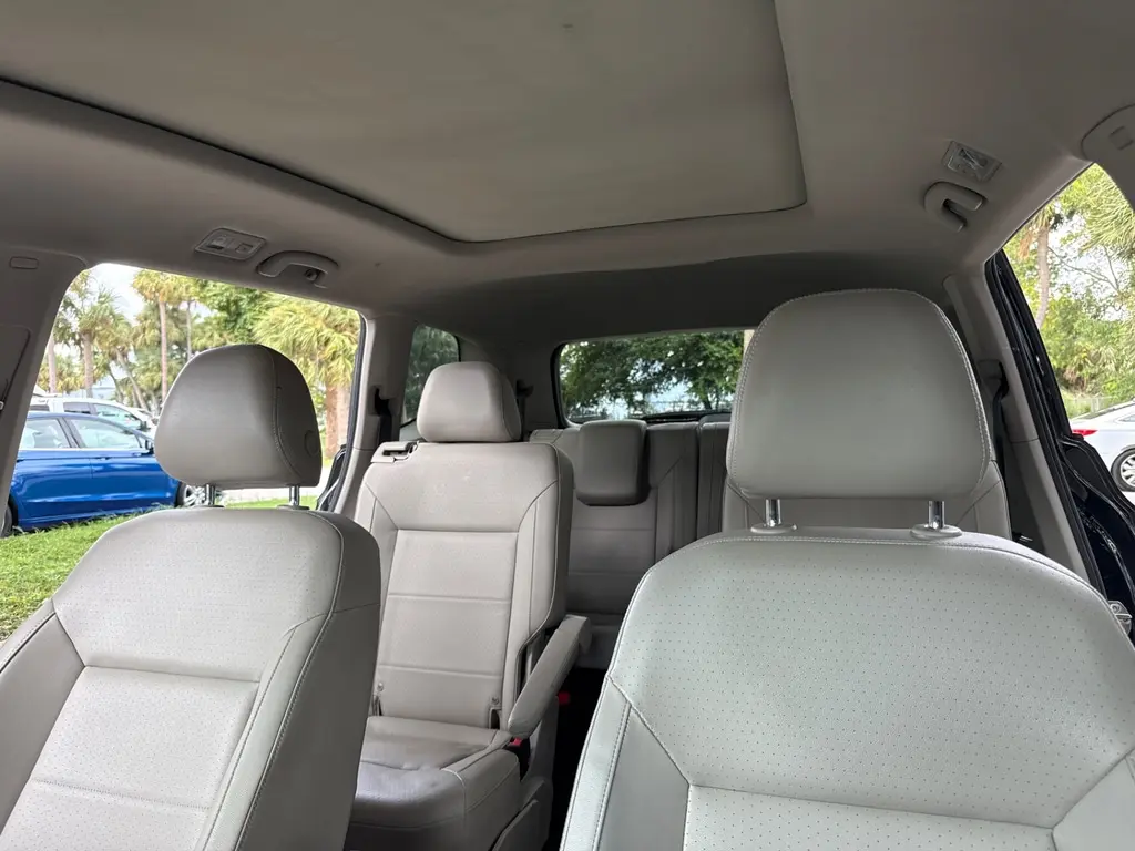 Florida Fine Cars - Used VOLKSWAGEN ATLAS 2021 WEST PALM 3.6L V6 SE W/TECHNOLOGY