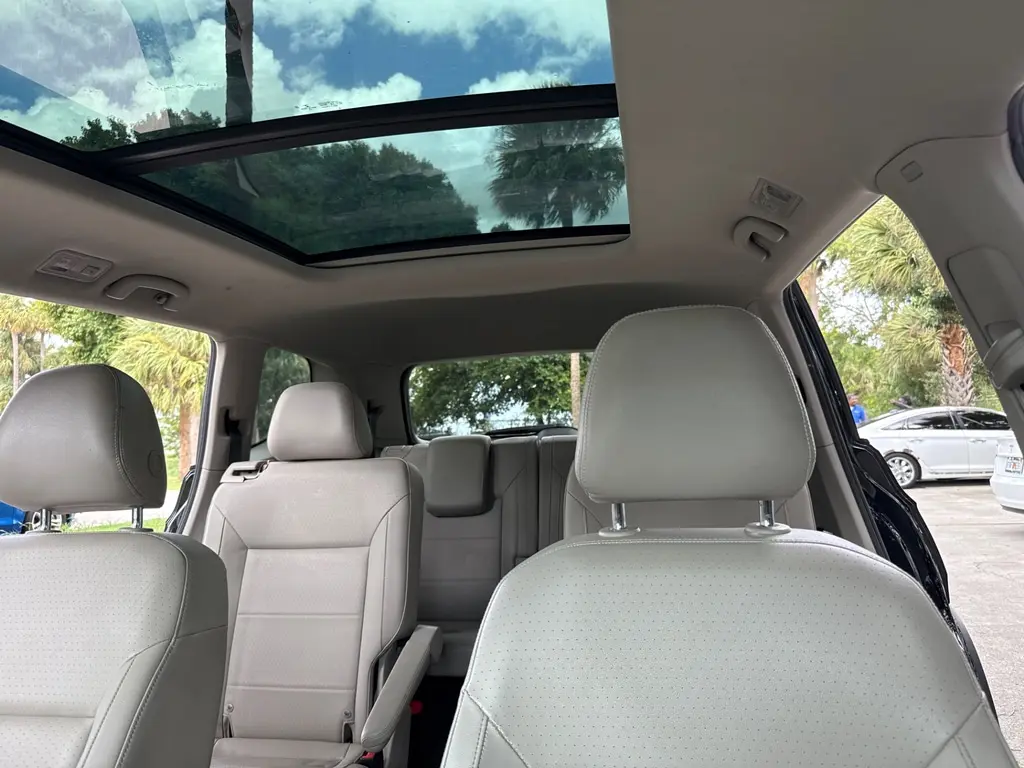 Florida Fine Cars - Used VOLKSWAGEN ATLAS 2021 WEST PALM 3.6L V6 SE W/TECHNOLOGY