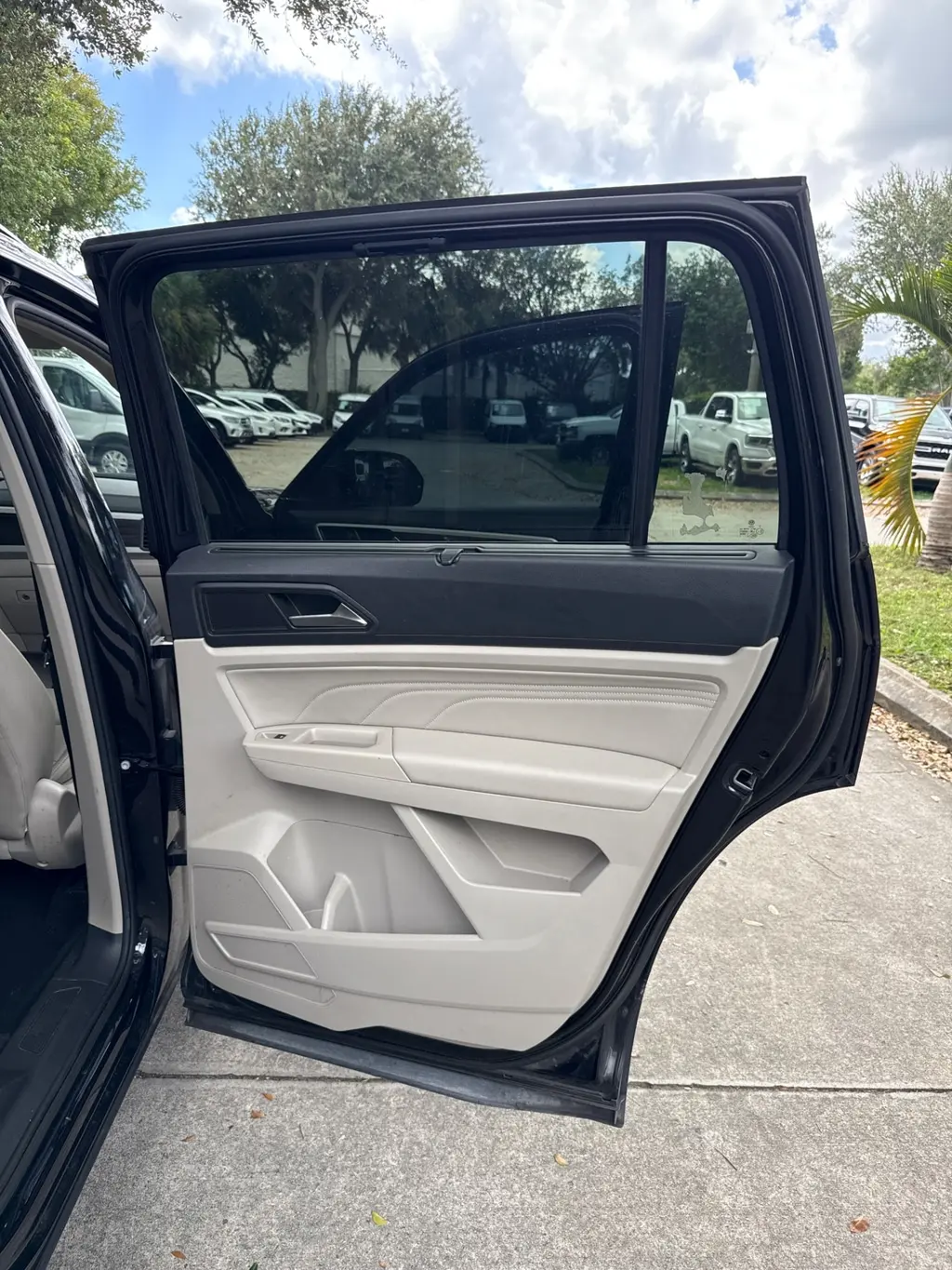 Florida Fine Cars - Used VOLKSWAGEN ATLAS 2021 WEST PALM 3.6L V6 SE W/TECHNOLOGY