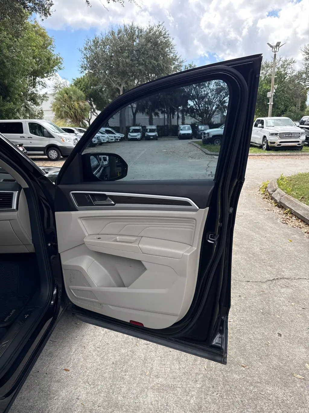 Florida Fine Cars - Used VOLKSWAGEN ATLAS 2021 WEST PALM 3.6L V6 SE W/TECHNOLOGY