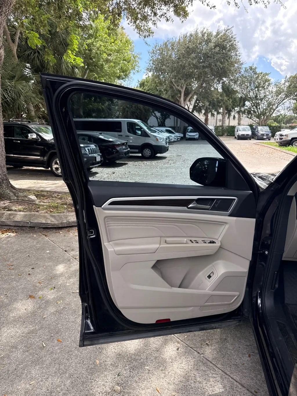 Florida Fine Cars - Used VOLKSWAGEN ATLAS 2021 WEST PALM 3.6L V6 SE W/TECHNOLOGY