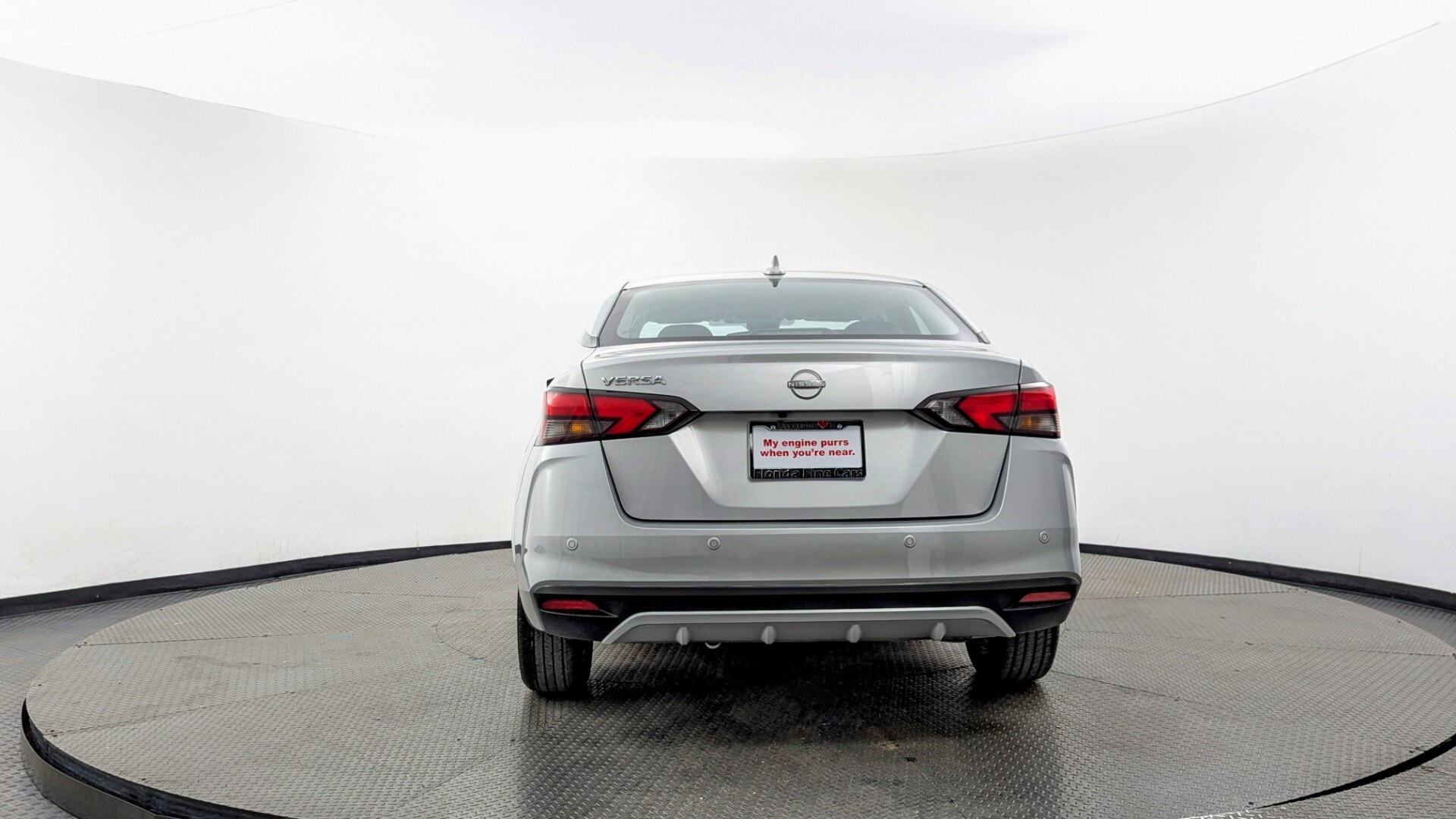 used vehicle - SEDAN NISSAN VERSA 2025