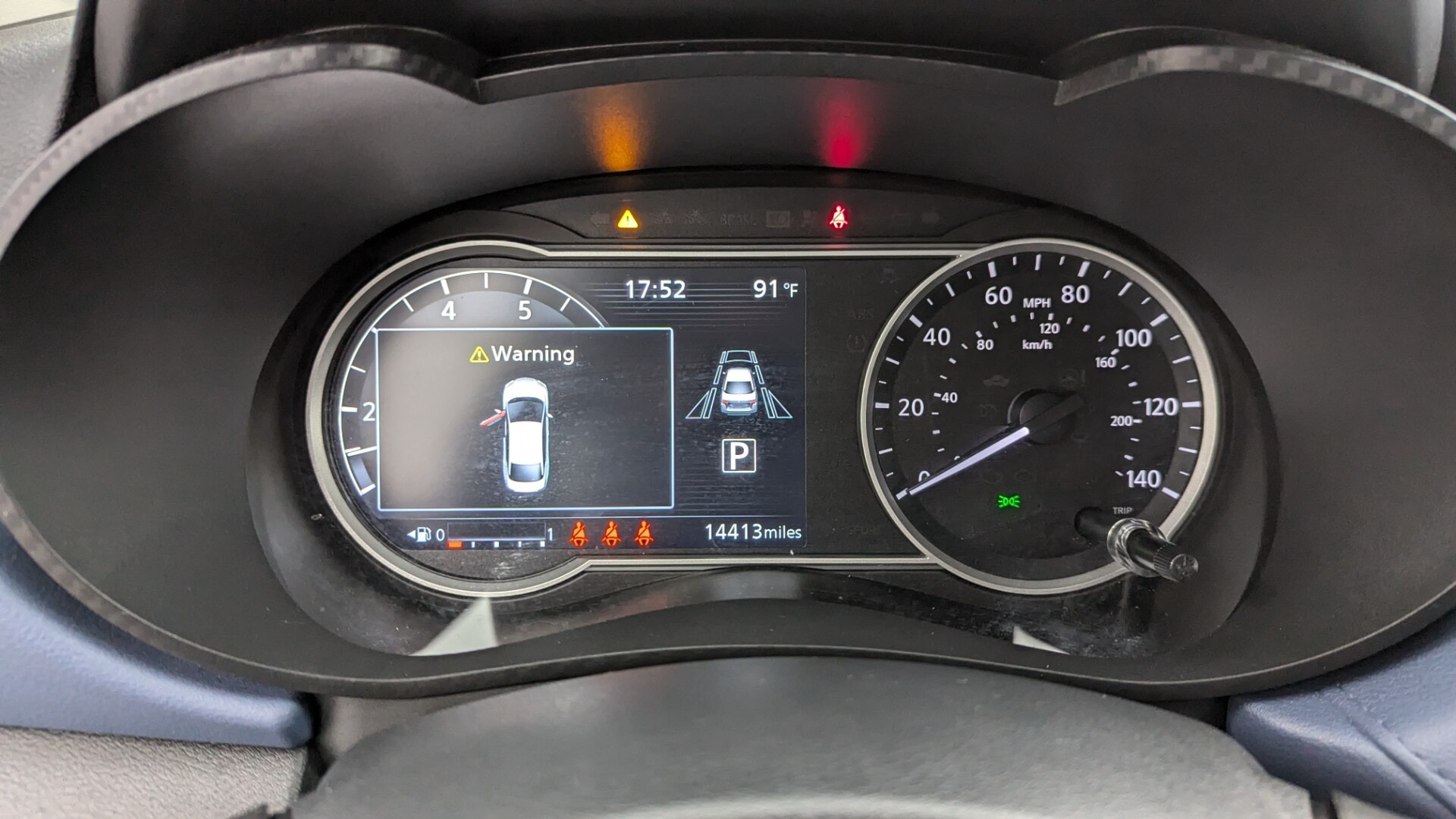 used vehicle - SEDAN NISSAN VERSA 2025