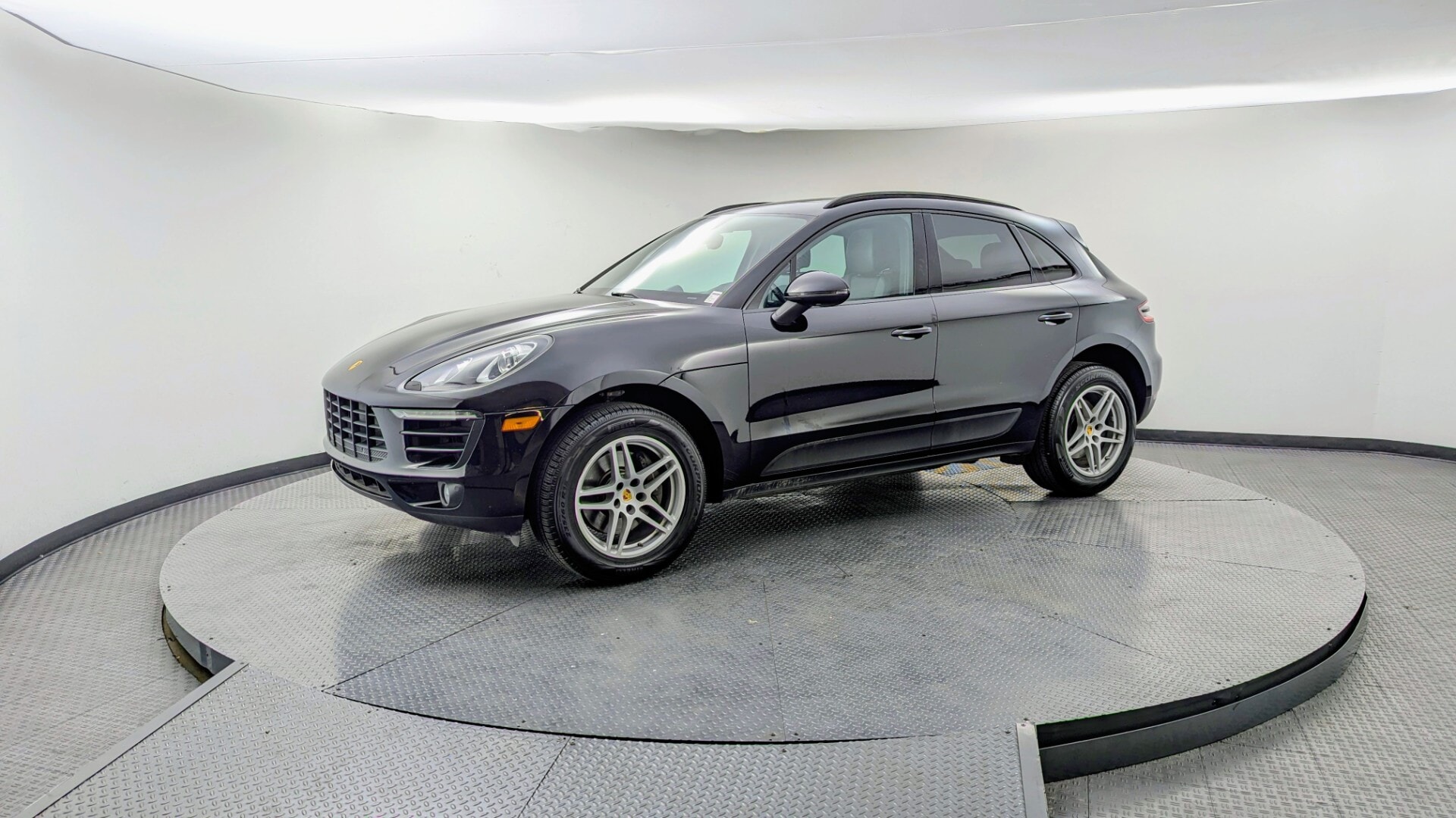 2018 Porsche Macan Base's photo