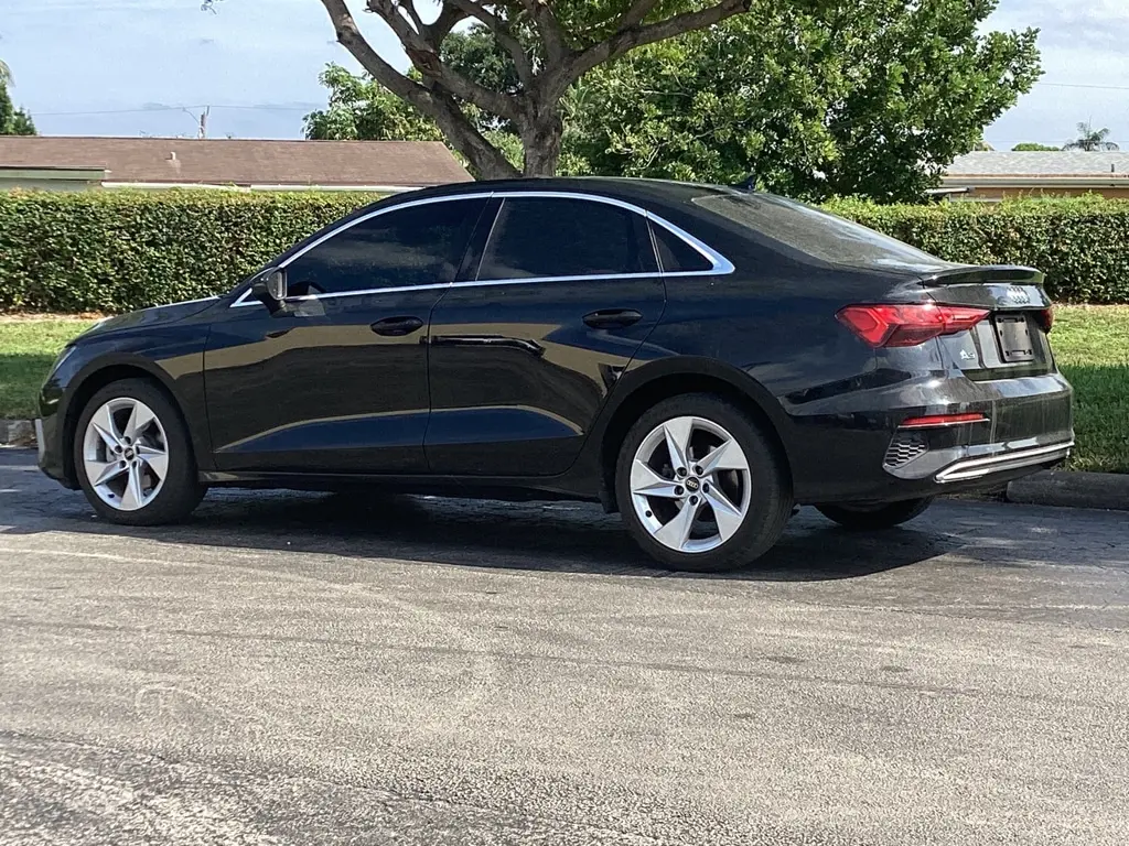 2022 Audi A3 Premium photo 3