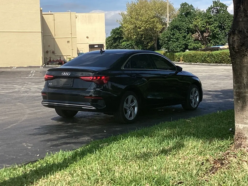 2022 Audi A3 Premium photo 4