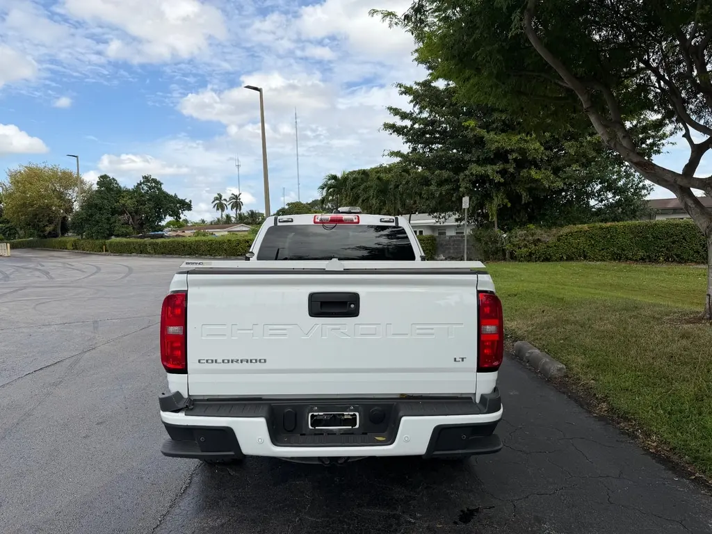 2022 Chevrolet Colorado LT photo 3