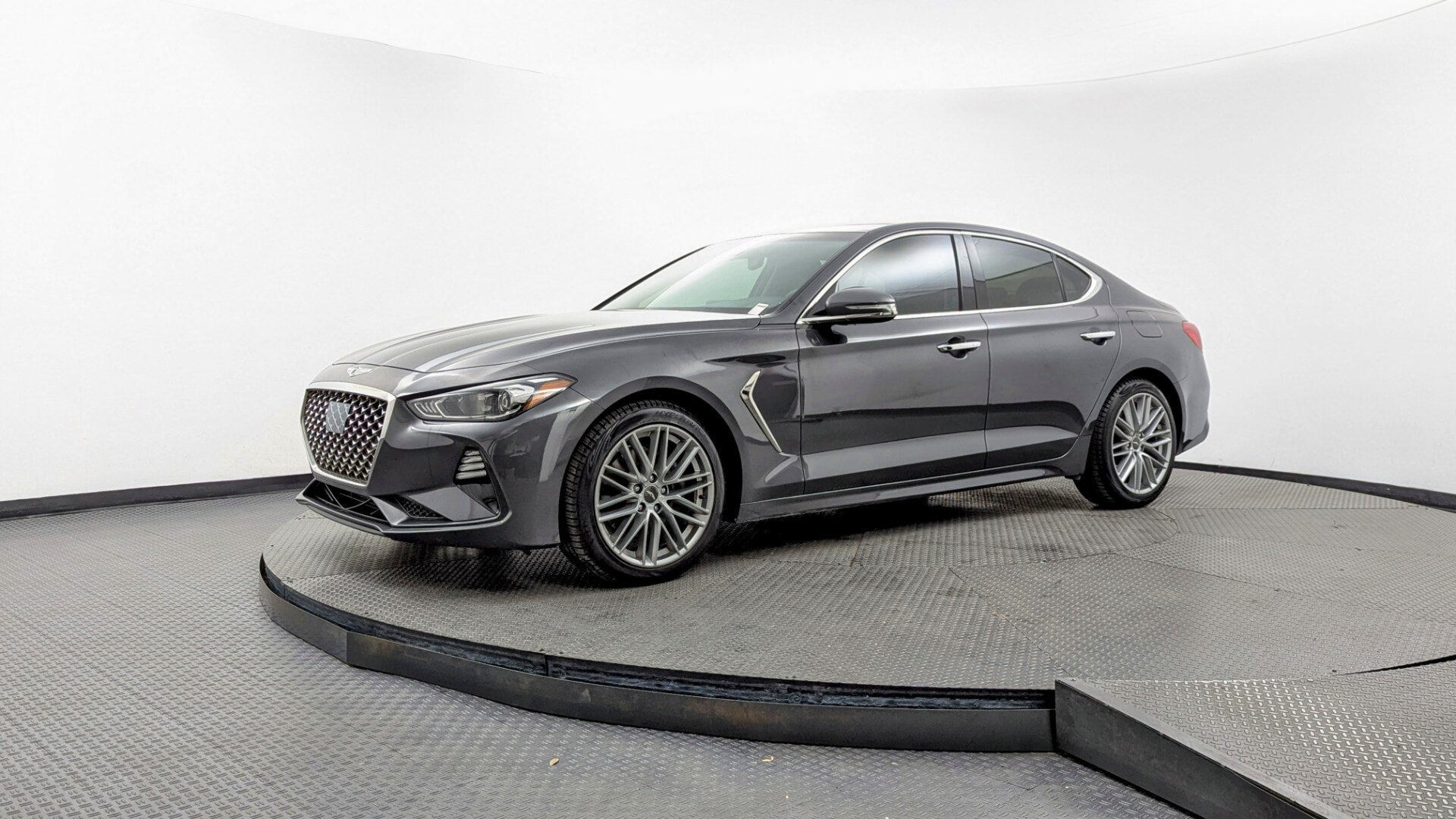 2020 GENESIS G70 Standard's photo