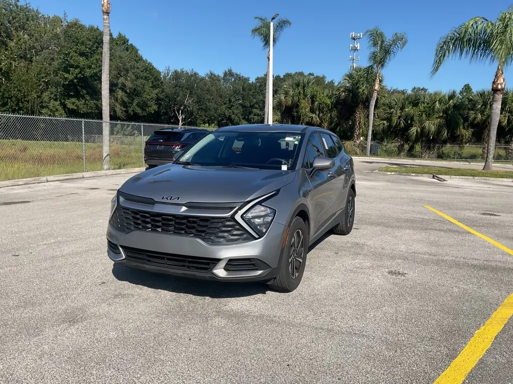 2023 Kia Sportage Hybrid LX photo 2