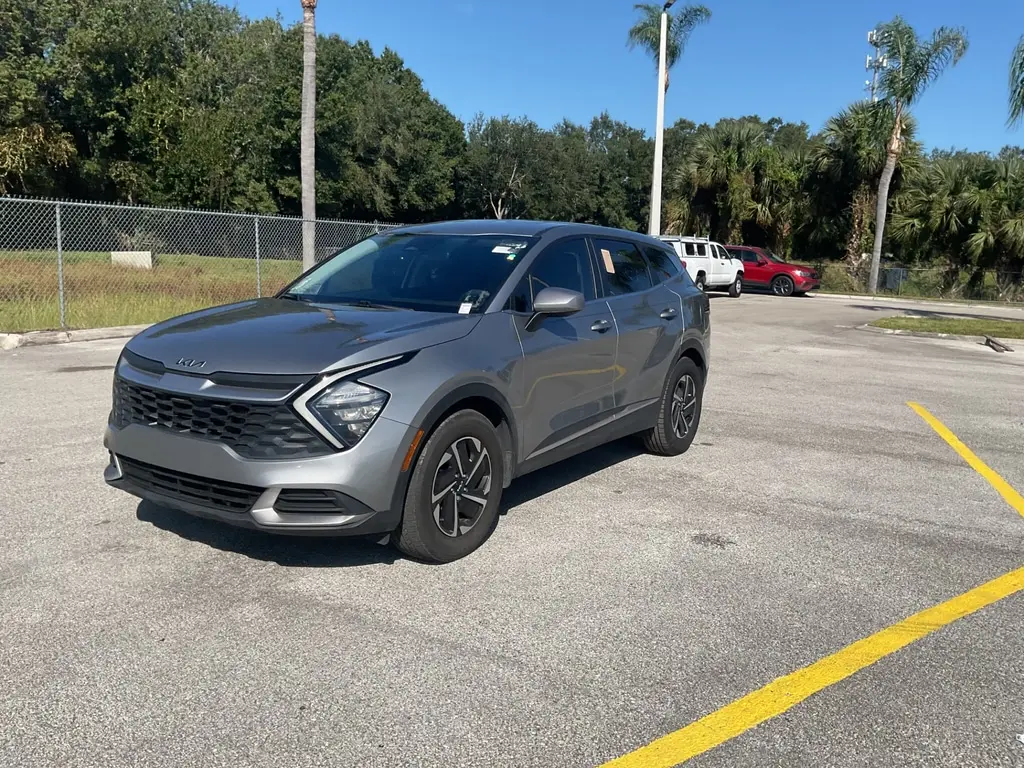 2023 Kia Sportage Hybrid LX photo 3