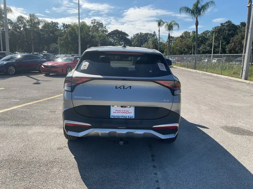 2023 Kia Sportage Hybrid LX photo 4