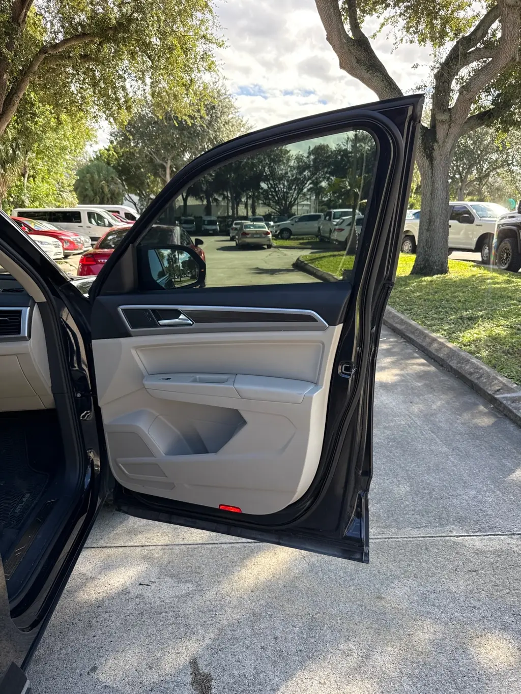 Florida Fine Cars - Used VOLKSWAGEN ATLAS 2019 WEST PALM 3.6L V6 SEL