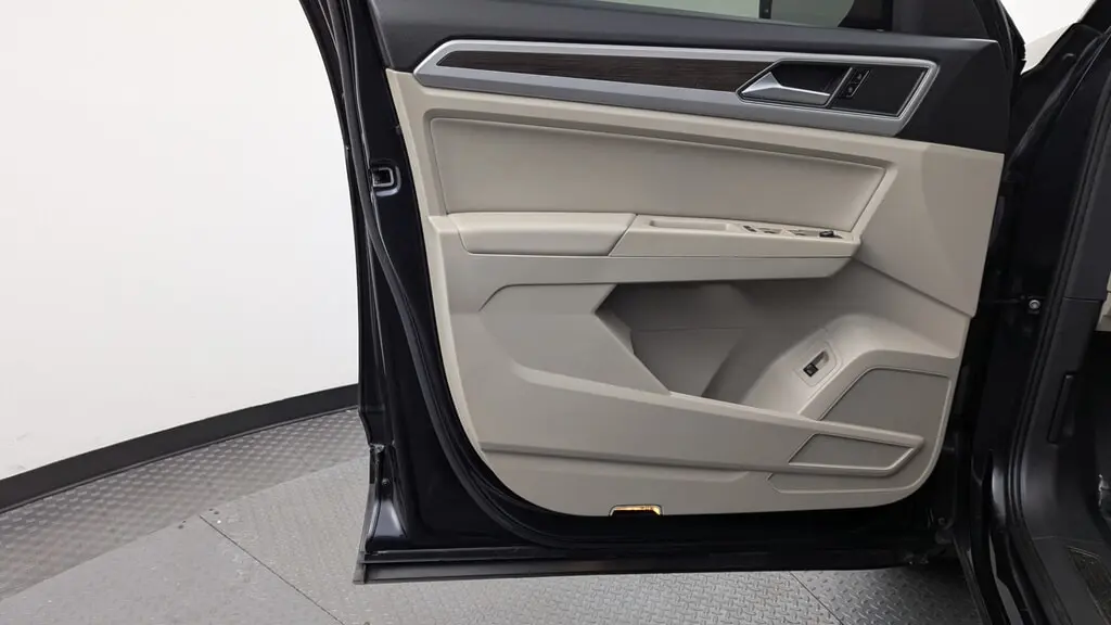 Florida Fine Cars - Used VOLKSWAGEN ATLAS 2019 WEST PALM 3.6L V6 SEL