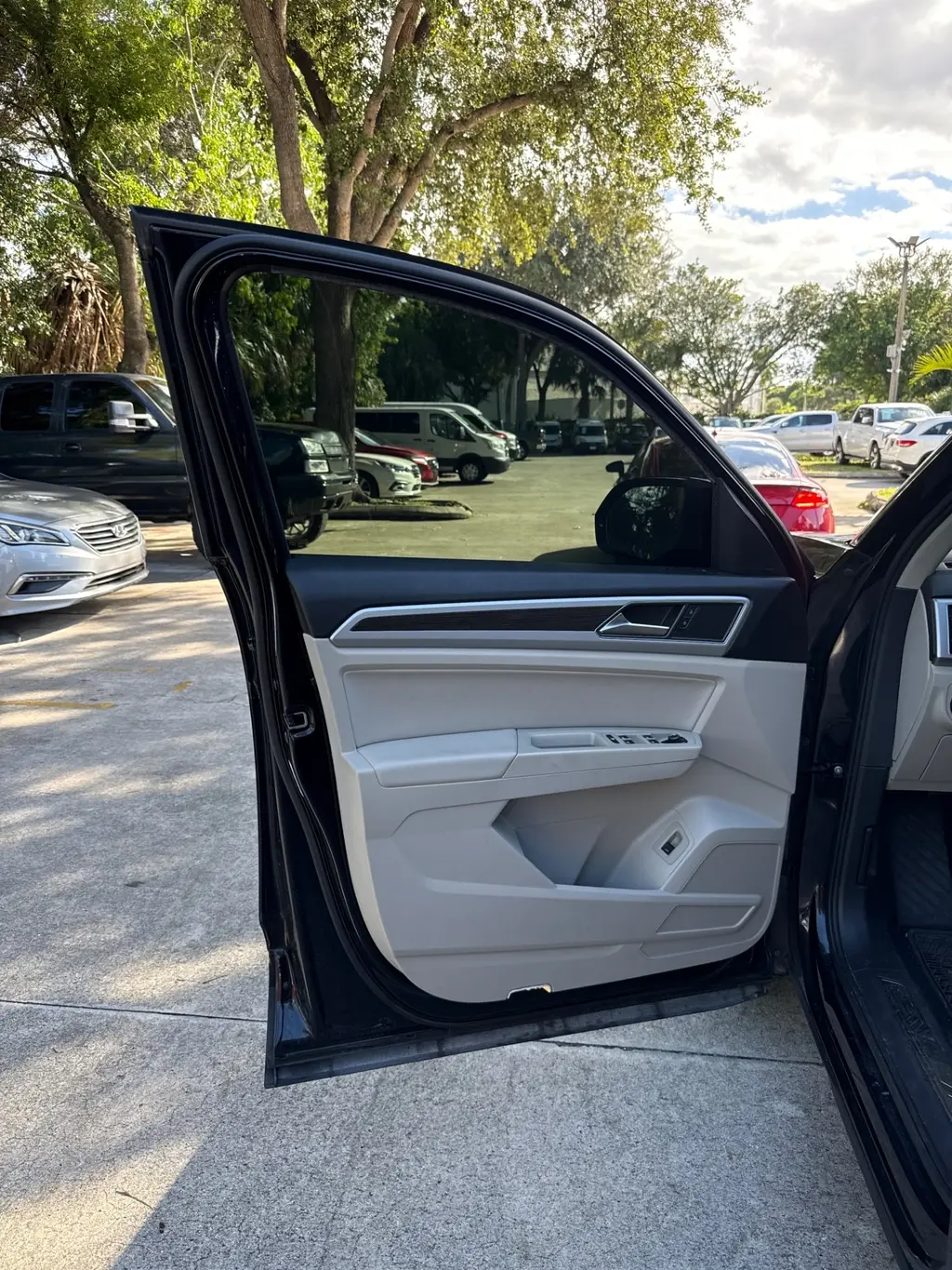 Florida Fine Cars - Used VOLKSWAGEN ATLAS 2019 WEST PALM 3.6L V6 SEL