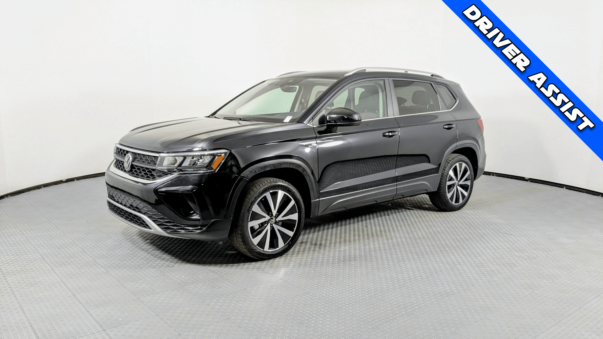 2024 Volkswagen Taos SE's photo