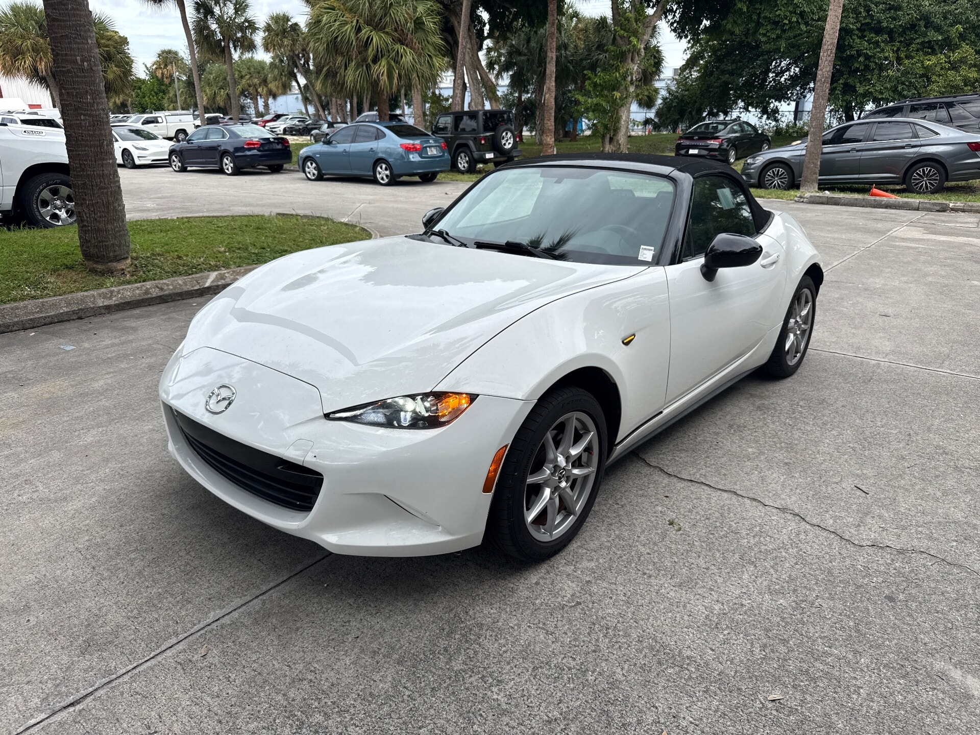 2016 Mazda MX-5 Miata Sport
