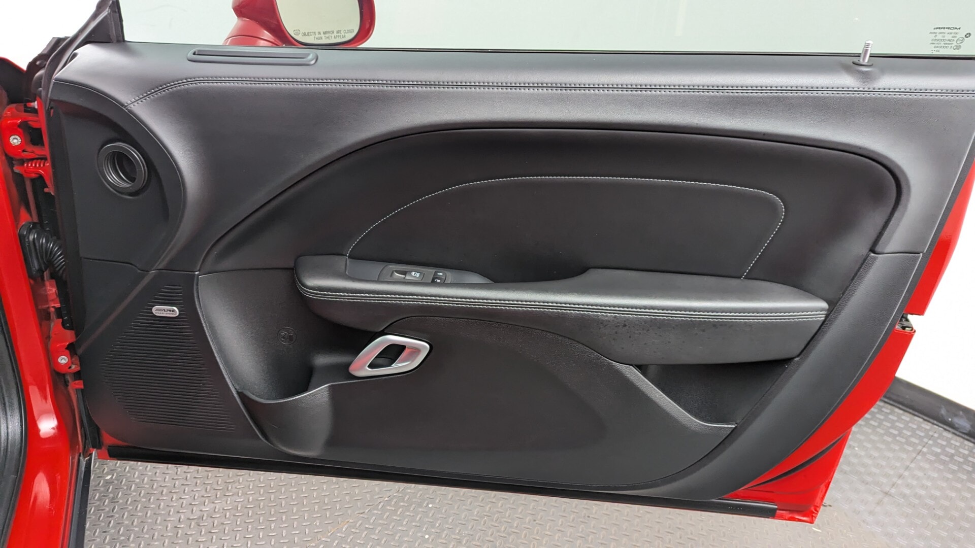 used vehicle - COUPE DODGE CHALLENGER 2023