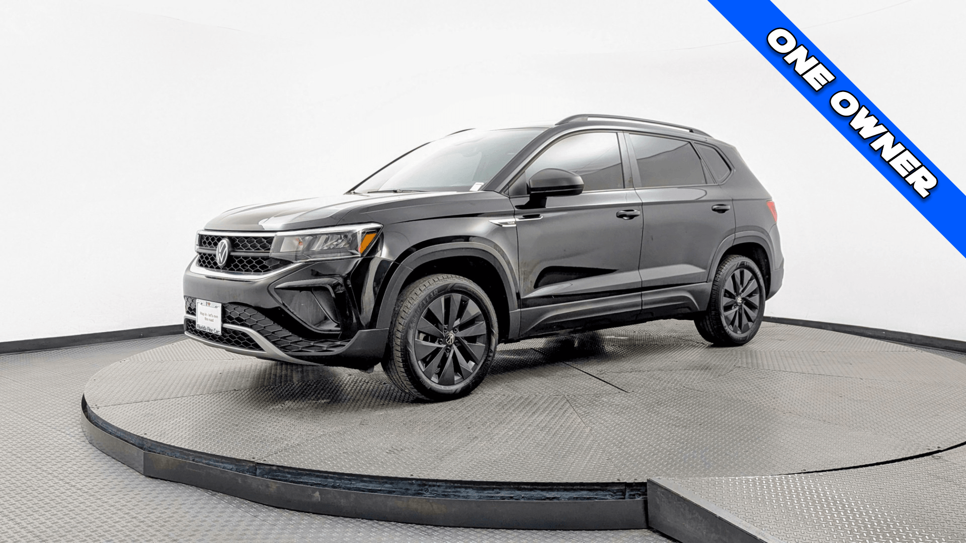 2024 Volkswagen Taos S's photo