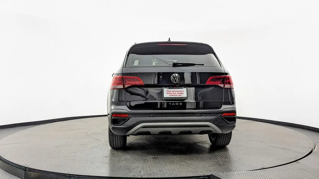 2024 Volkswagen Taos S photo 3