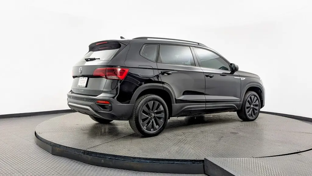 2024 Volkswagen Taos S photo 4