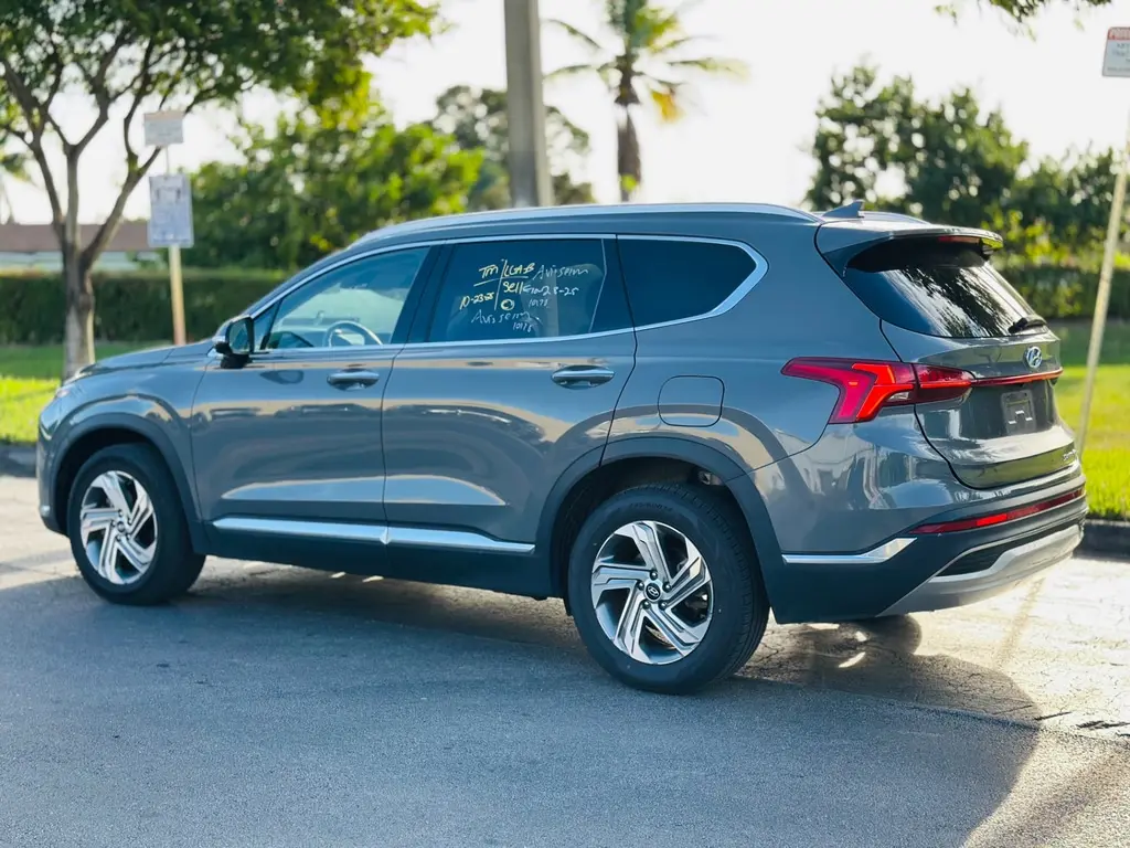2023 Hyundai Santa Fe SEL Premium photo 2