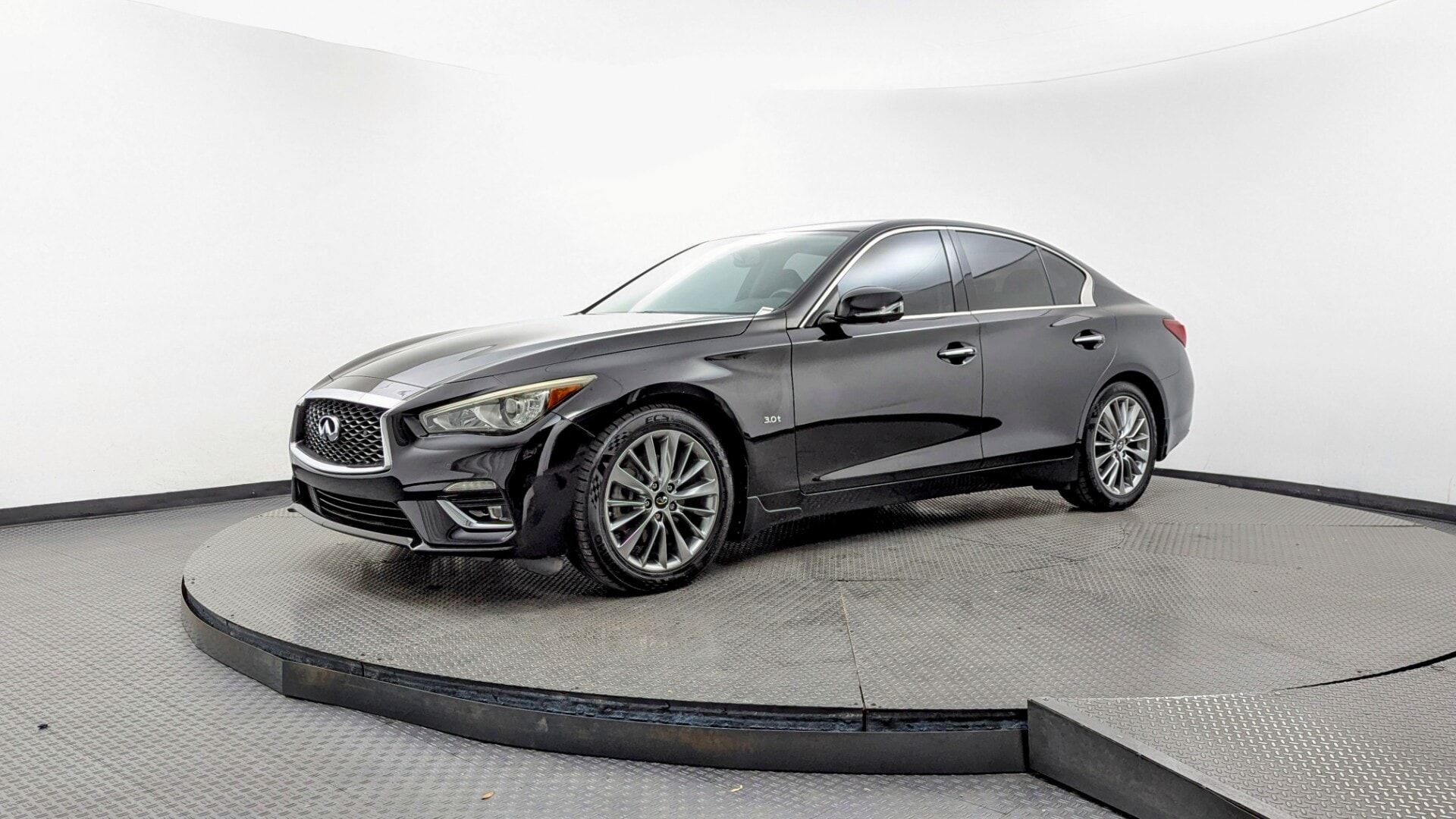 2018 INFINITI Q50 LUXE