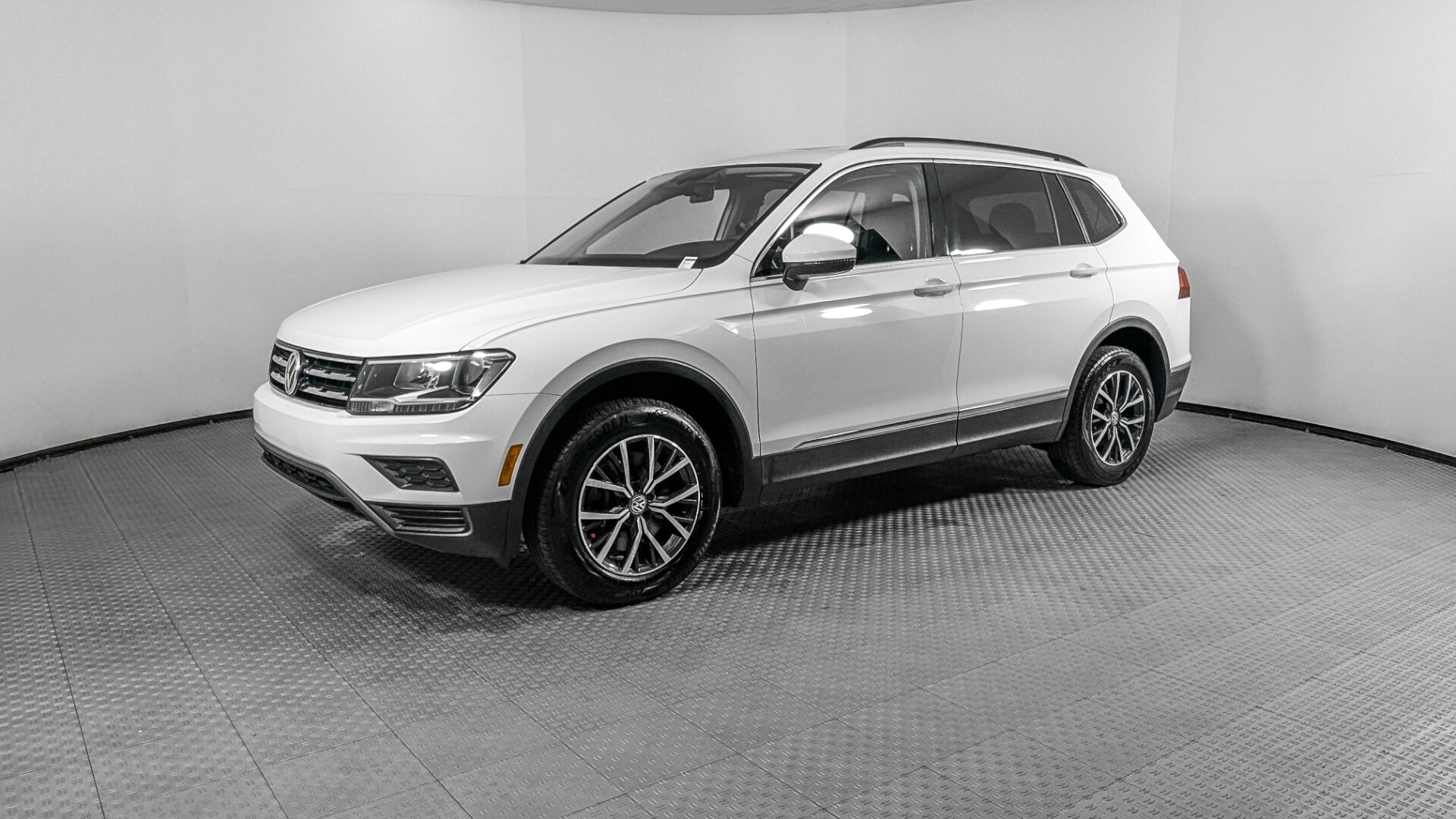 2020 Volkswagen Tiguan SE's photo