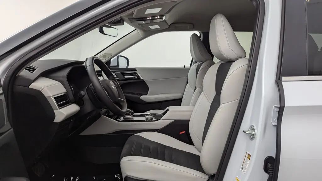 Florida Fine Cars - Used MITSUBISHI OUTLANDER 2025 MIAMI SE