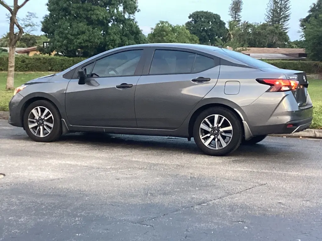 2024 Nissan Versa S photo 3