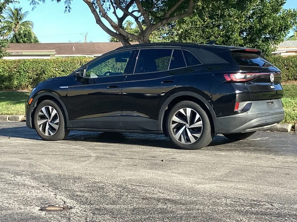 2023 Volkswagen ID.4 Pro photo 4