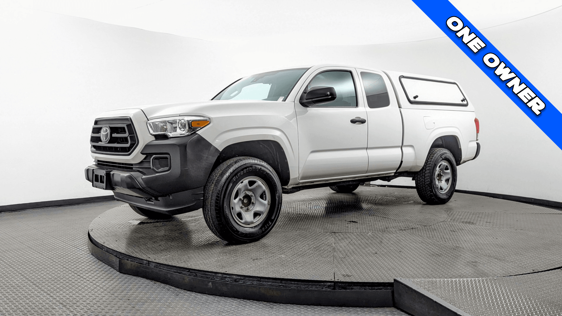 2022 Toyota Tacoma SR's photo