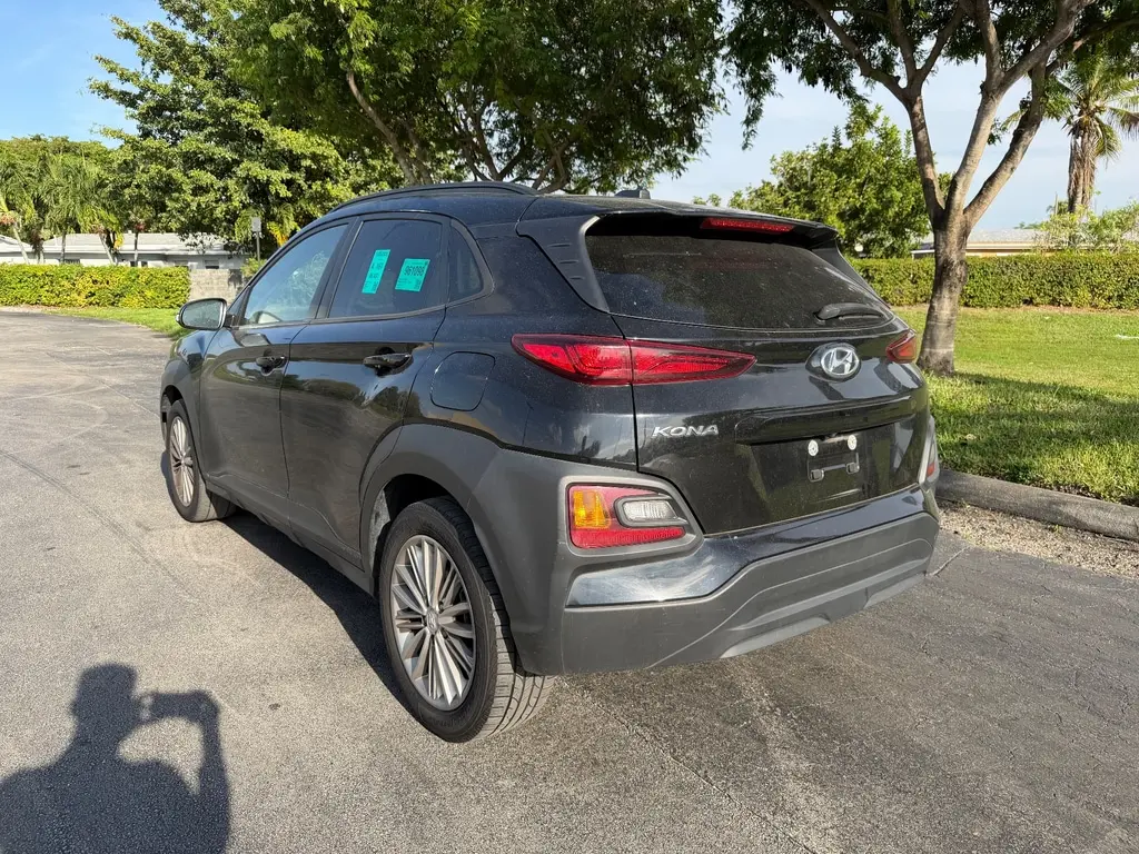 2021 Hyundai Kona SEL photo 3