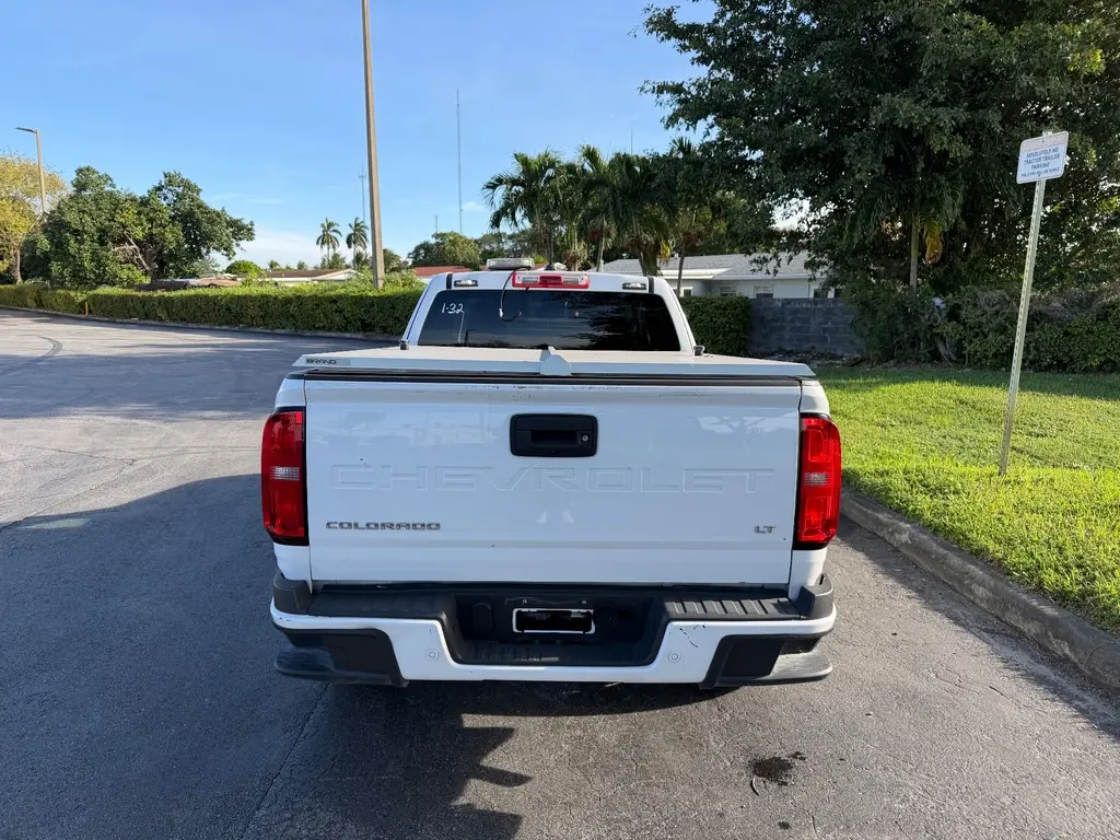 2022 Chevrolet Colorado LT photo 3