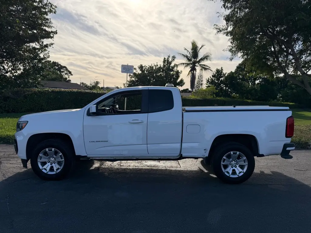 2022 Chevrolet Colorado LT photo 4