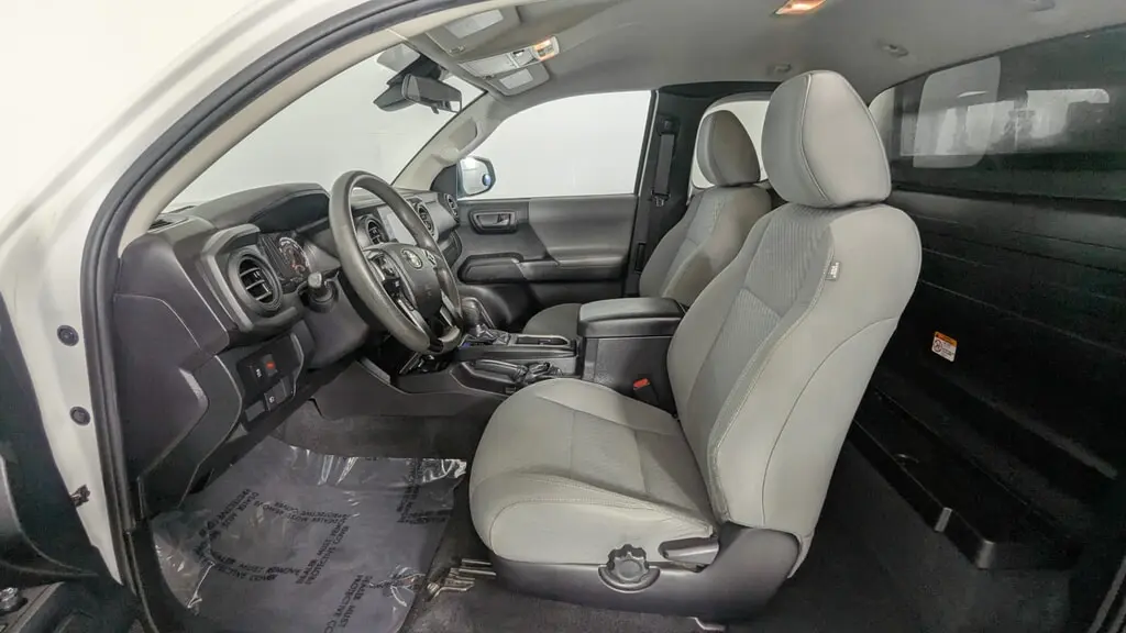 2021 Toyota Tacoma SR photo 3