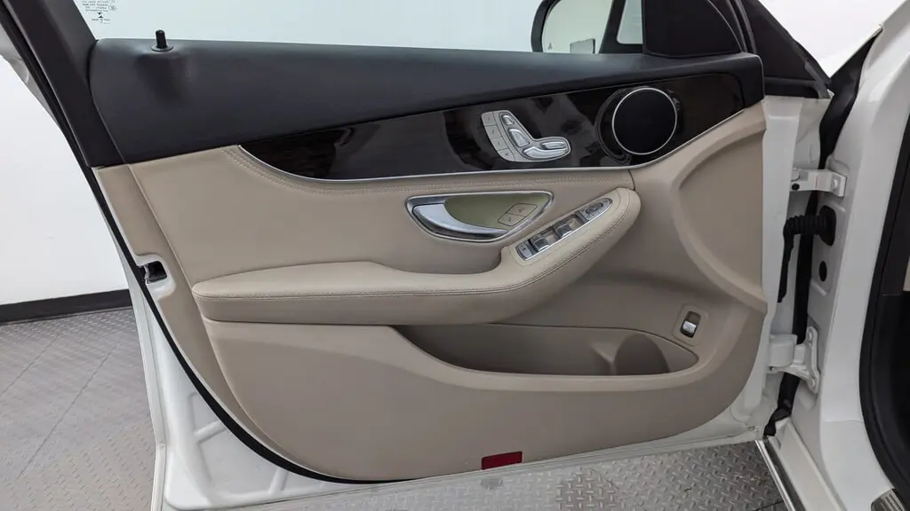 Florida Fine Cars - Used MERCEDES-BENZ C-CLASS 2015 MARGATE C 300