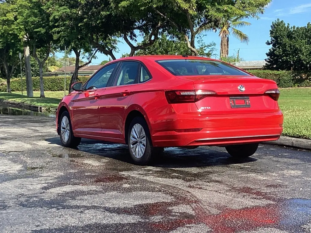2020 Volkswagen Jetta SE R-Line photo 4