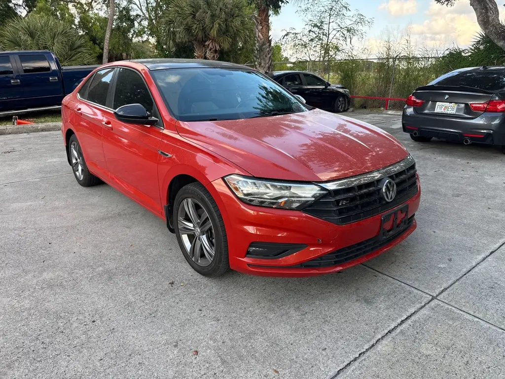 2019 Volkswagen Jetta SE R-Line photo 3