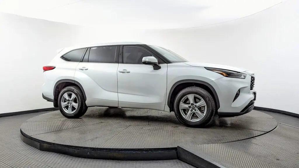 Florida Fine Cars - Used TOYOTA HIGHLANDER 2022 MIAMI LE