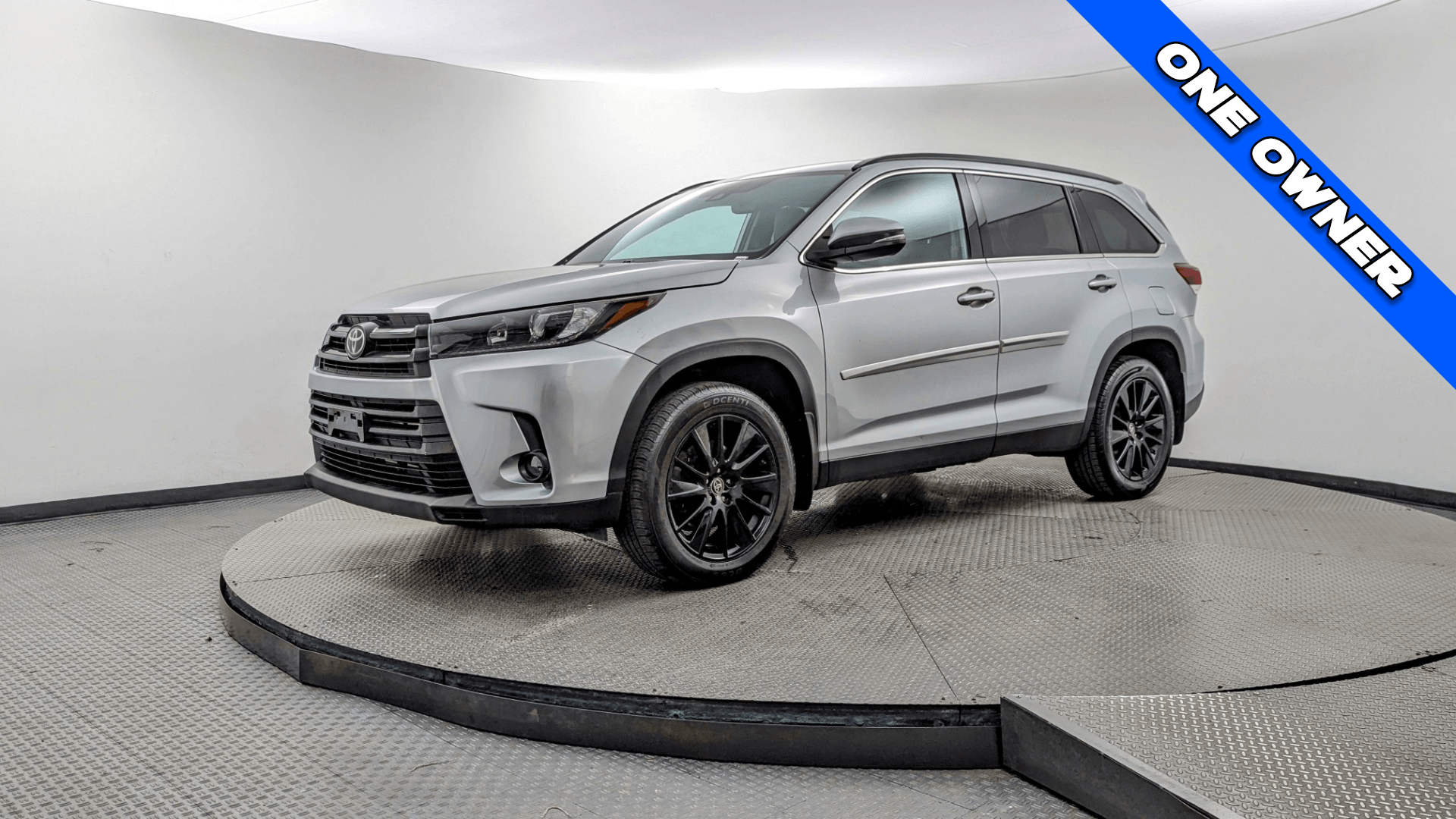 2019 Toyota Highlander SE's photo