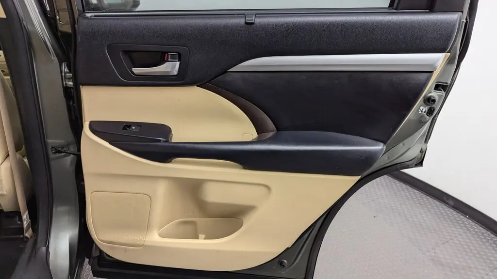 Florida Fine Cars - Used TOYOTA HIGHLANDER 2018 MIAMI XLE