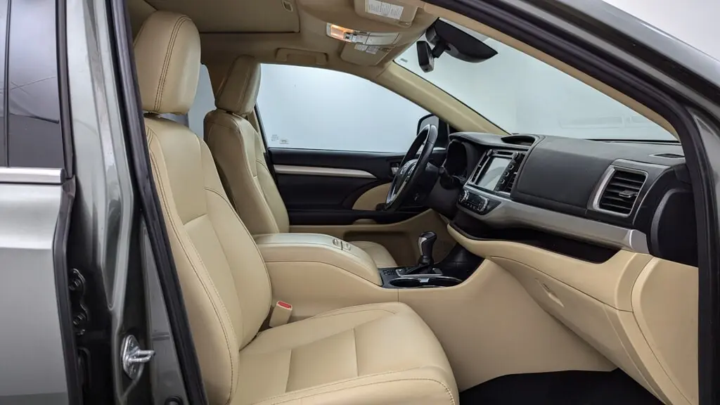 Florida Fine Cars - Used TOYOTA HIGHLANDER 2018 MIAMI XLE