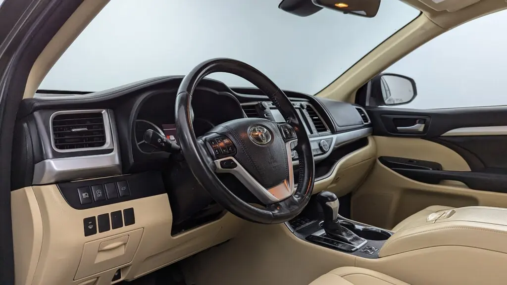 Florida Fine Cars - Used TOYOTA HIGHLANDER 2018 MIAMI XLE