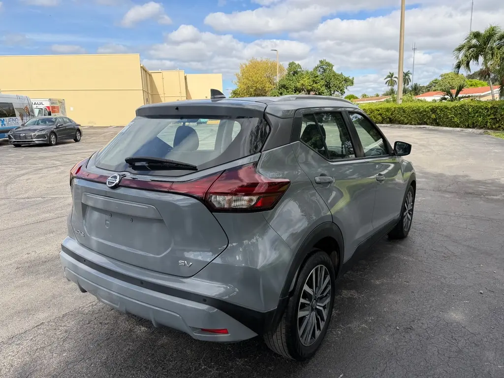 2021 Nissan Kicks SV photo 4