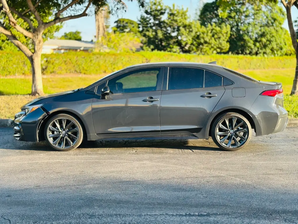 2024 Toyota Corolla SE photo 3