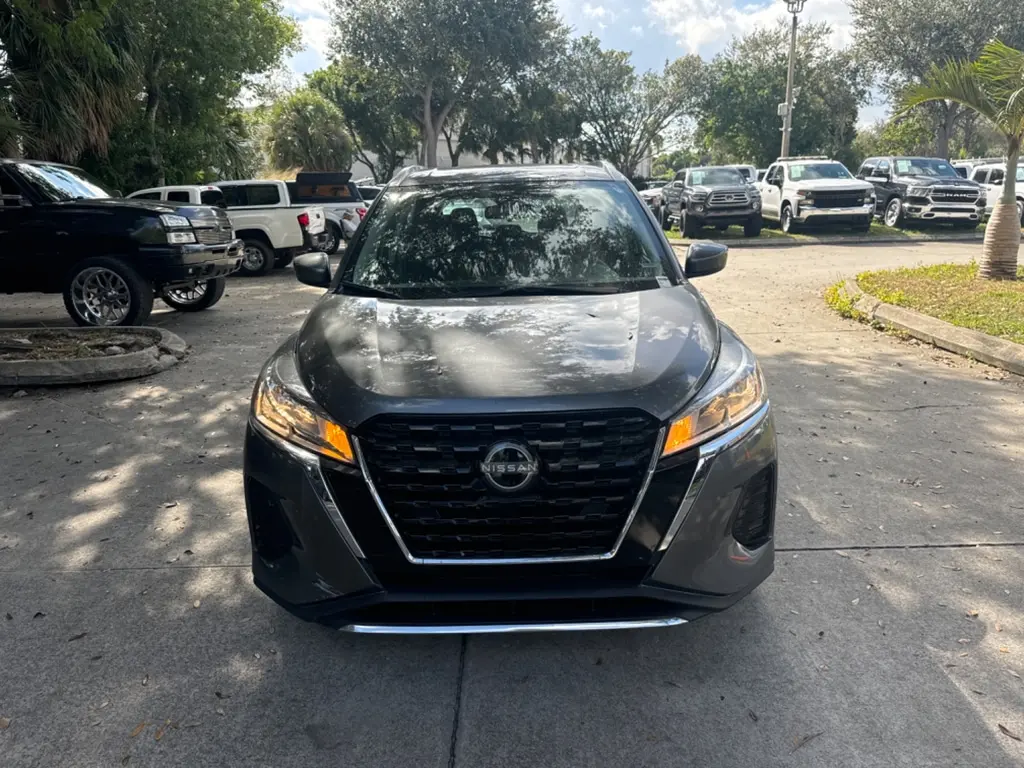 2024 Nissan Kicks SV photo 2