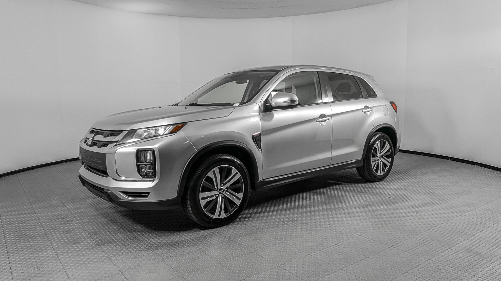 2024 Mitsubishi Outlander Sport SE's photo